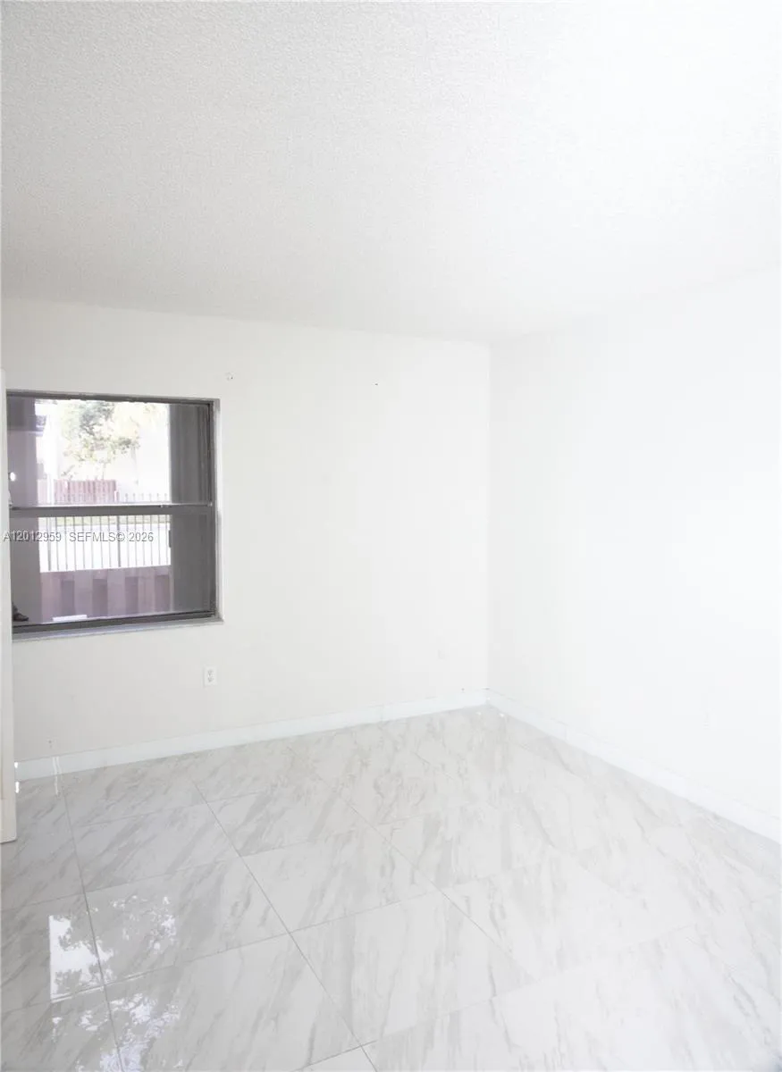 240 W Park Dr 108-4, Miami, Florida 33172, Miami, Florida 33172, 2 Bedrooms Bedrooms, ,2 BathroomsBathrooms,Residential,For Sale,240 W Park Dr 108-4, Miami, Florida 33172,A12012959