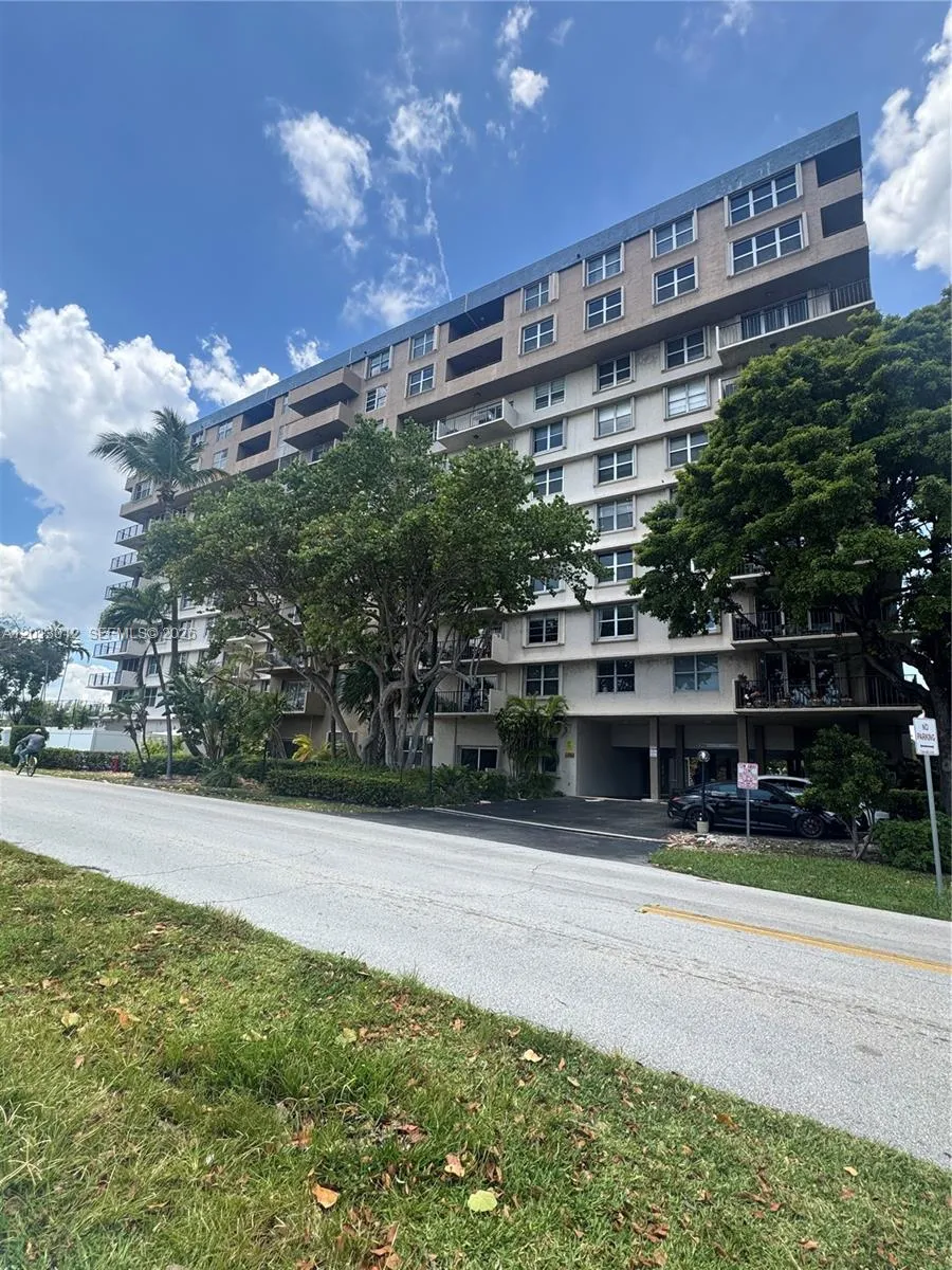 1625 Se 10th Ave 804, Fort Lauderdale, Florida 333, Fort Lauderdale, Florida 33316, 2 Bedrooms Bedrooms, ,2 BathroomsBathrooms,Residential,For Sale,1625 Se 10th Ave 804, Fort Lauderdale, Florida 333,A12013012