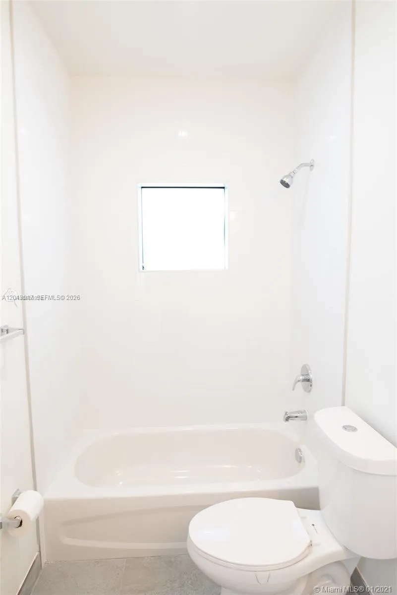 120 Ne 71st St 3, Miami, Florida 33138, Miami, Florida 33138, 1 Bedroom Bedrooms, ,1 BathroomBathrooms,Residential Lease,For Rent,120 Ne 71st St 3, Miami, Florida 33138,A12013017