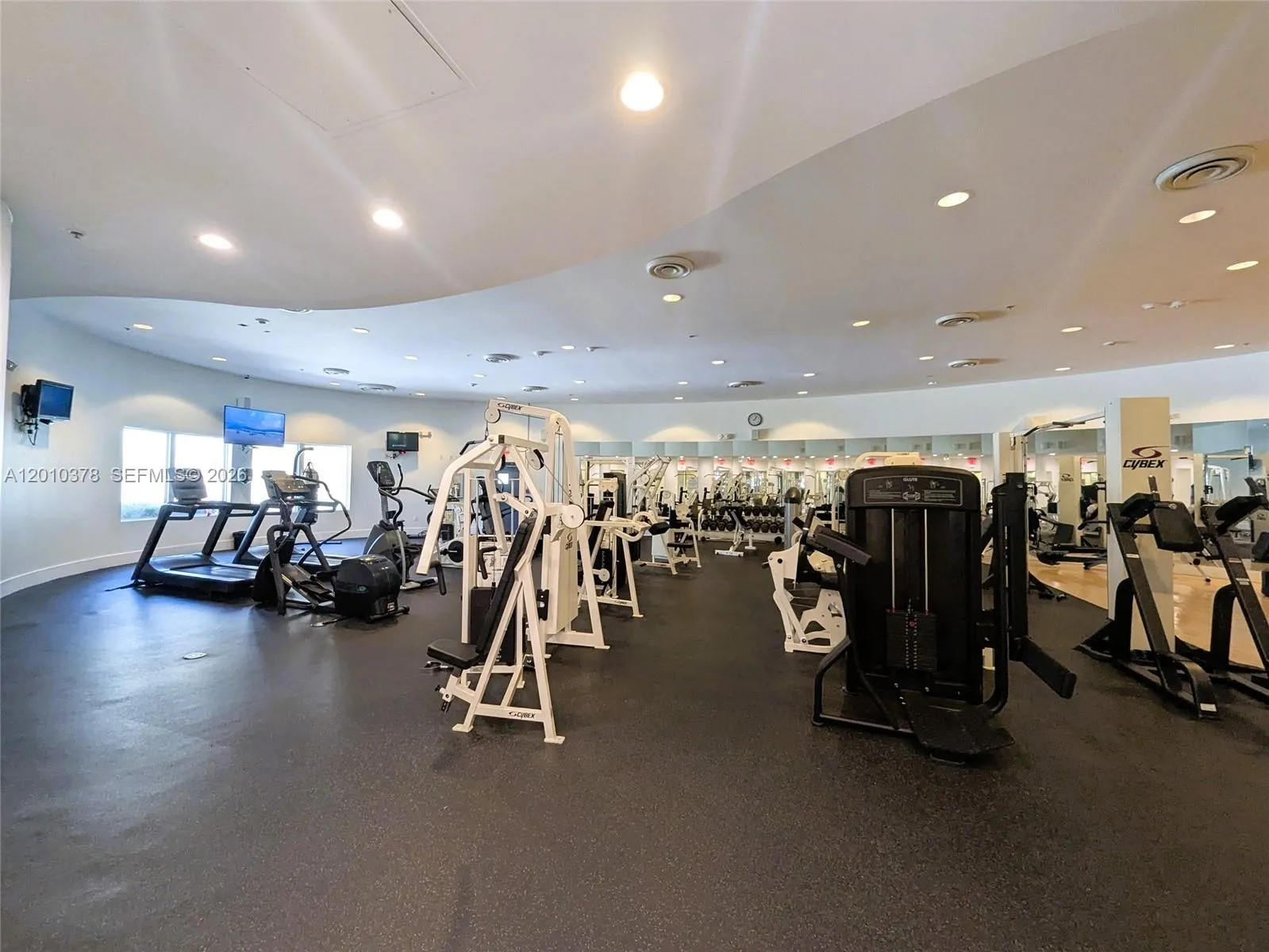 5600 Collins Ave 9e, Miami Beach, Florida 33140, Miami Beach, Florida 33140, 2 Bedrooms Bedrooms, ,2 BathroomsBathrooms,Residential,For Sale,5600 Collins Ave 9e, Miami Beach, Florida 33140,A12010378
