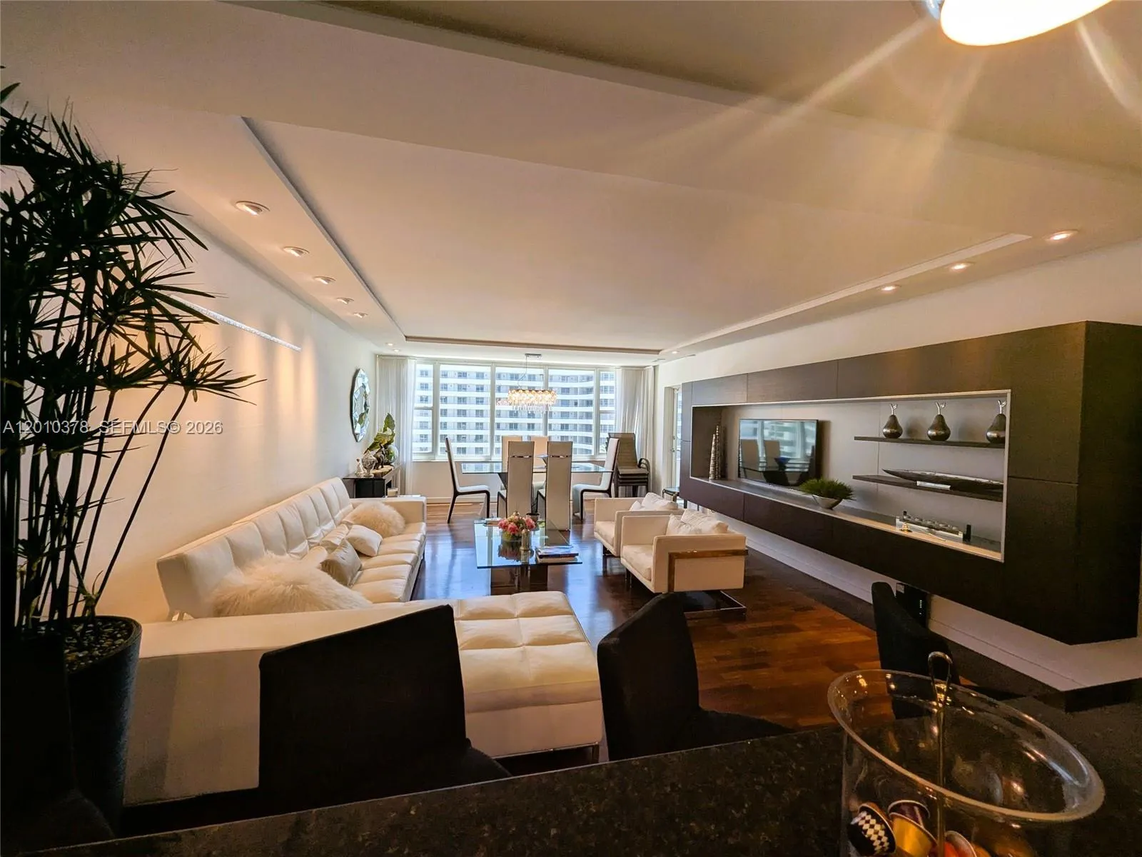 5600 Collins Ave 9e, Miami Beach, Florida 33140, Miami Beach, Florida 33140, 2 Bedrooms Bedrooms, ,2 BathroomsBathrooms,Residential,For Sale,5600 Collins Ave 9e, Miami Beach, Florida 33140,A12010378