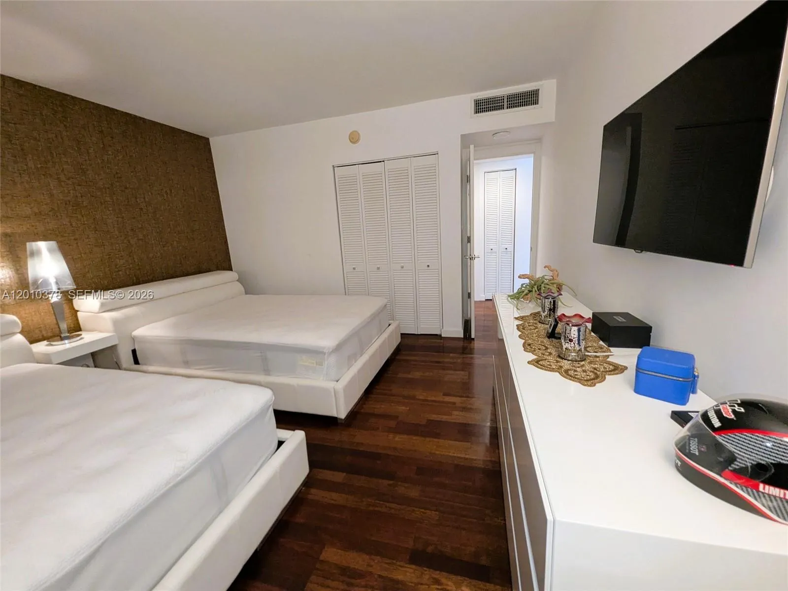 5600 Collins Ave 9e, Miami Beach, Florida 33140, Miami Beach, Florida 33140, 2 Bedrooms Bedrooms, ,2 BathroomsBathrooms,Residential,For Sale,5600 Collins Ave 9e, Miami Beach, Florida 33140,A12010378