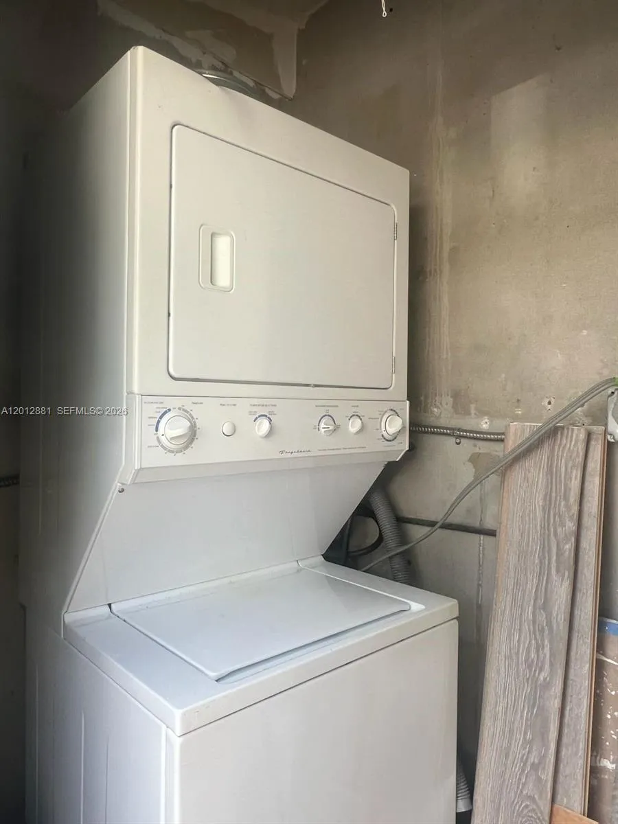 915 N 19th Ave, Hollywood, Florida 33020, Hollywood, Florida 33020, ,Residential Income,For Sale,915 N 19th Ave, Hollywood, Florida 33020,A12012881