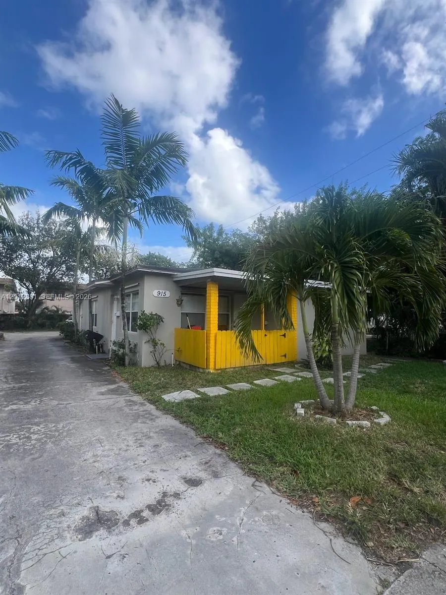 915 N 19th Ave, Hollywood, Florida 33020, Hollywood, Florida 33020, ,Residential Income,For Sale,915 N 19th Ave, Hollywood, Florida 33020,A12012881