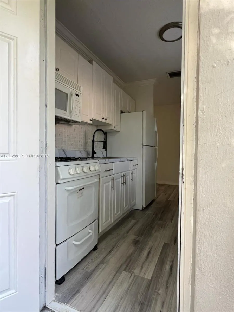 915 N 19th Ave, Hollywood, Florida 33020, Hollywood, Florida 33020, ,Residential Income,For Sale,915 N 19th Ave, Hollywood, Florida 33020,A12012881