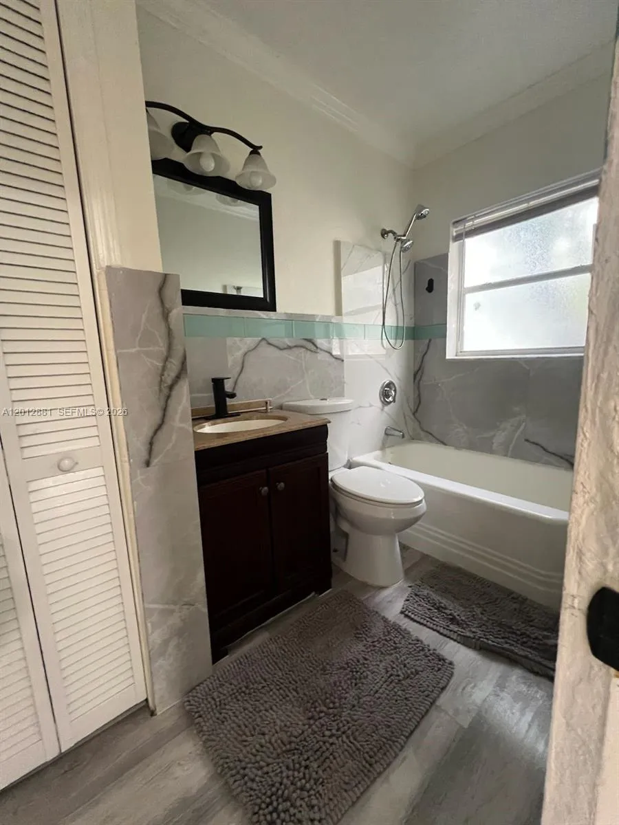 915 N 19th Ave, Hollywood, Florida 33020, Hollywood, Florida 33020, ,Residential Income,For Sale,915 N 19th Ave, Hollywood, Florida 33020,A12012881