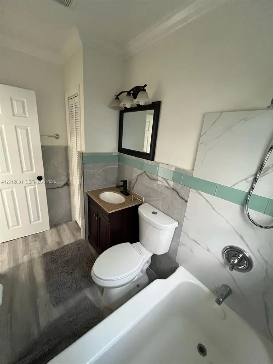 915 N 19th Ave, Hollywood, Florida 33020, Hollywood, Florida 33020, ,Residential Income,For Sale,915 N 19th Ave, Hollywood, Florida 33020,A12012881