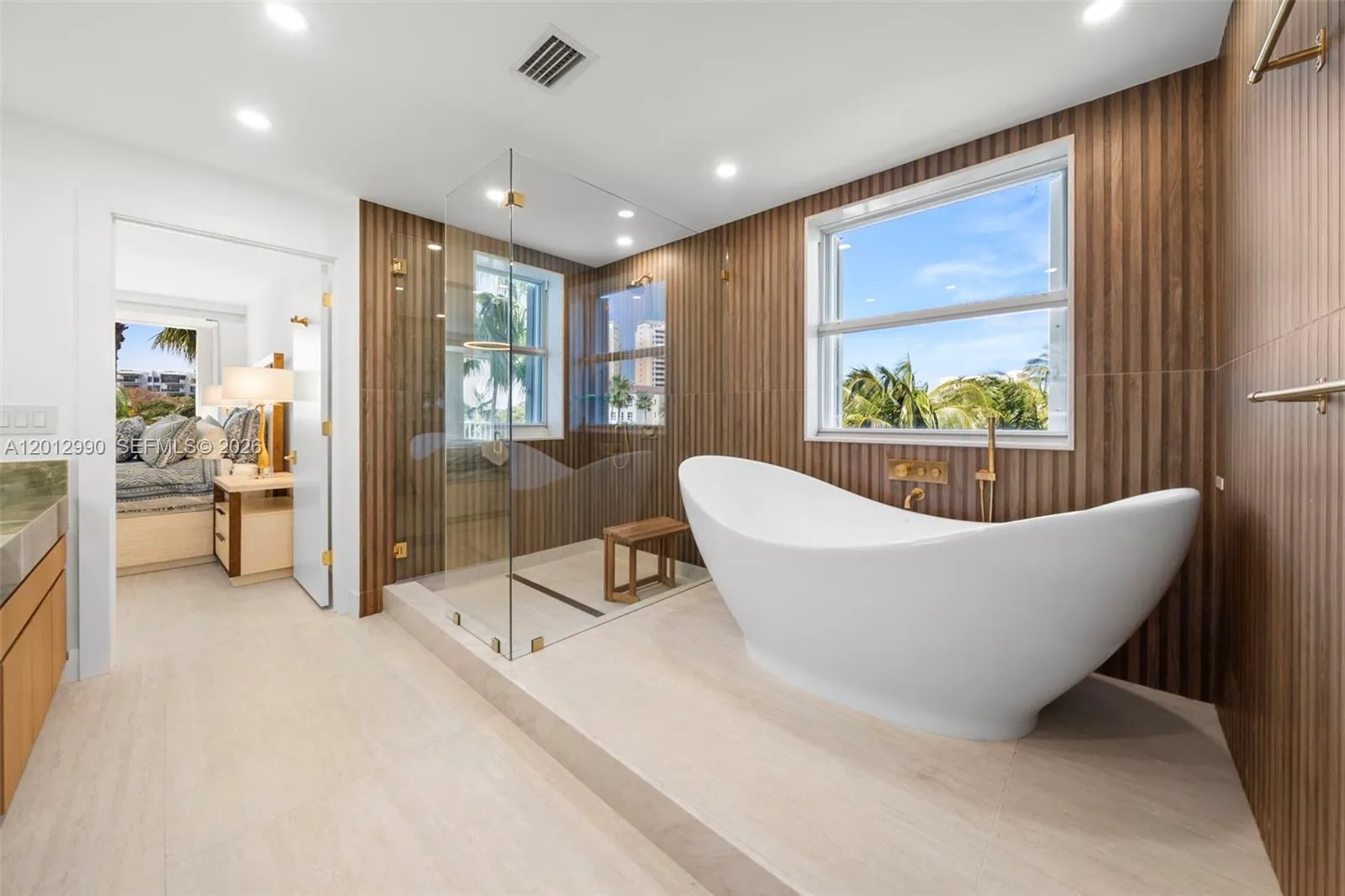 701 Crandon Blvd 401, Key Biscayne, Florida 33149, Key Biscayne, Florida 33149, 2 Bedrooms Bedrooms, ,2 BathroomsBathrooms,Residential Lease,For Rent,701 Crandon Blvd 401, Key Biscayne, Florida 33149,A12012990