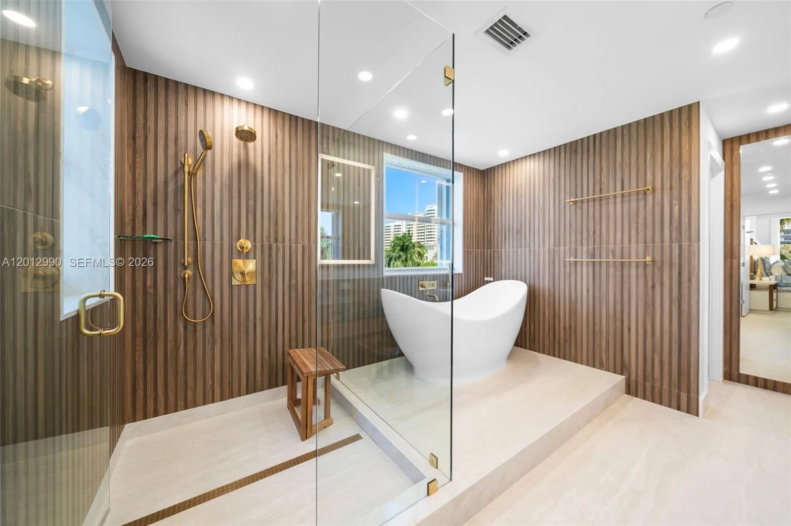 701 Crandon Blvd 401, Key Biscayne, Florida 33149, Key Biscayne, Florida 33149, 2 Bedrooms Bedrooms, ,2 BathroomsBathrooms,Residential Lease,For Rent,701 Crandon Blvd 401, Key Biscayne, Florida 33149,A12012990