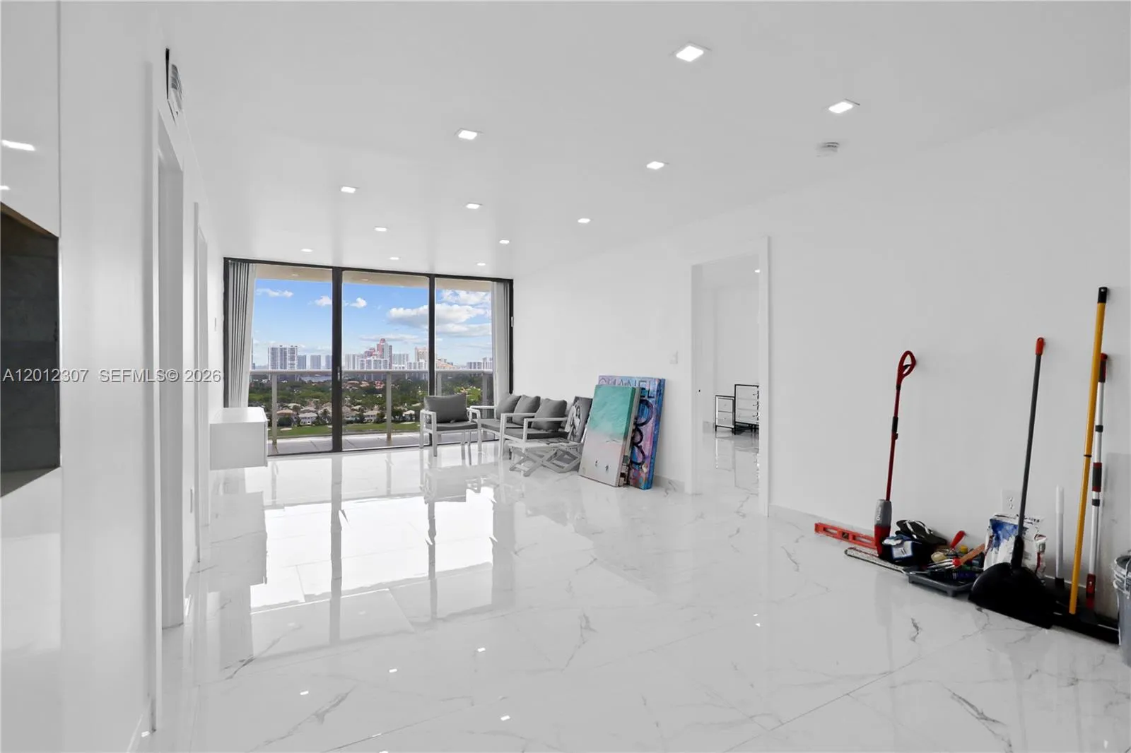 Living/Dining Area