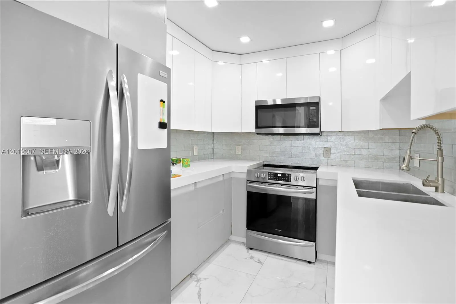 3675 N Country Club Dr 2008, Aventura, Florida 331, Aventura, Florida 33180, 2 Bedrooms Bedrooms, ,2 BathroomsBathrooms,Residential,For Sale,3675 N Country Club Dr 2008, Aventura, Florida 331,A12012307