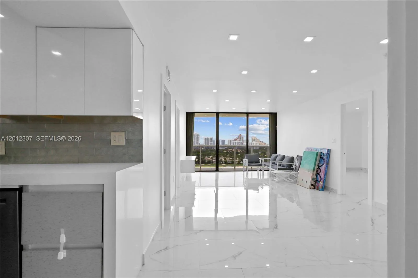 Living/Dining Area