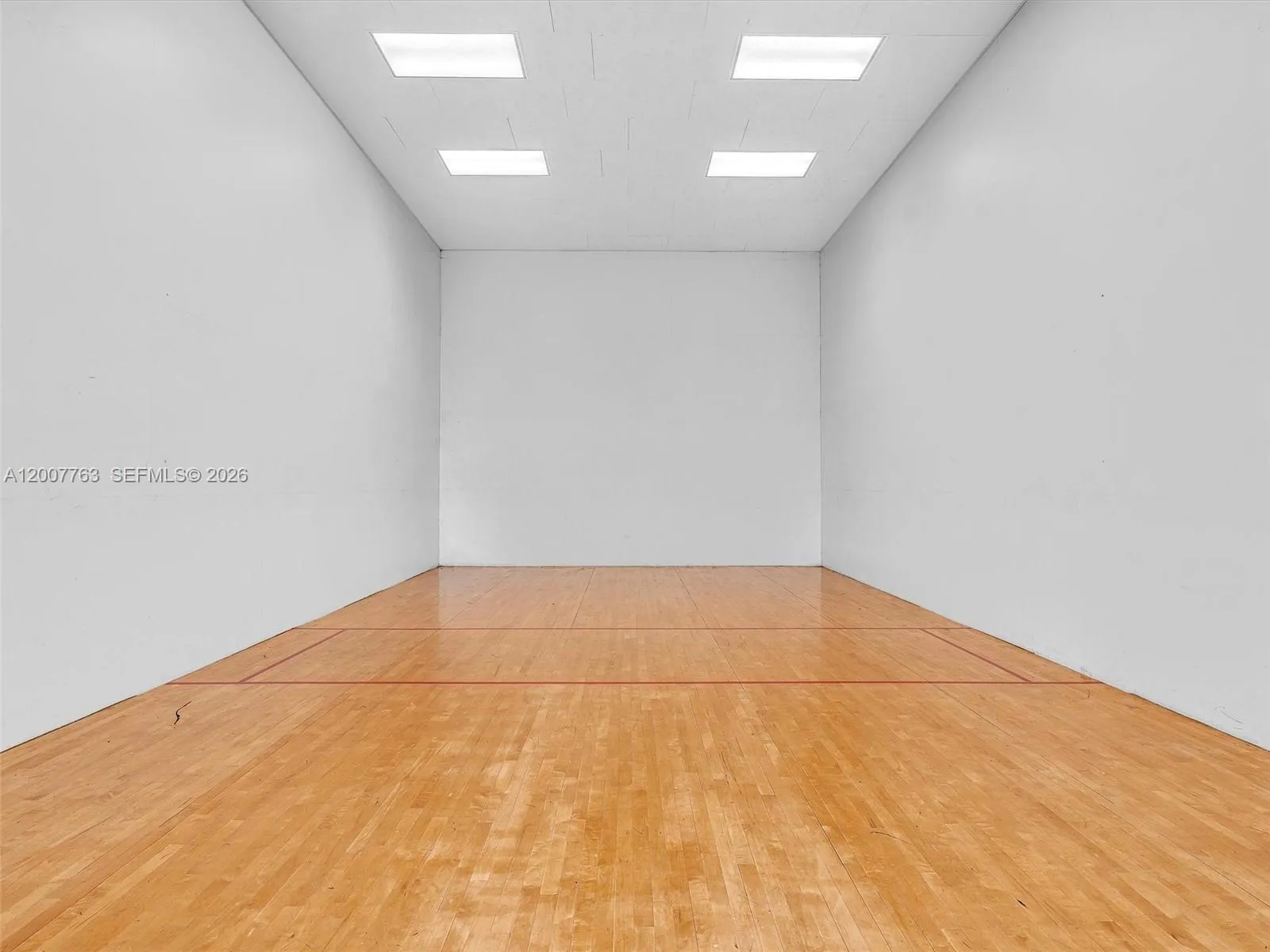 Raquet Ball Court Ameneties