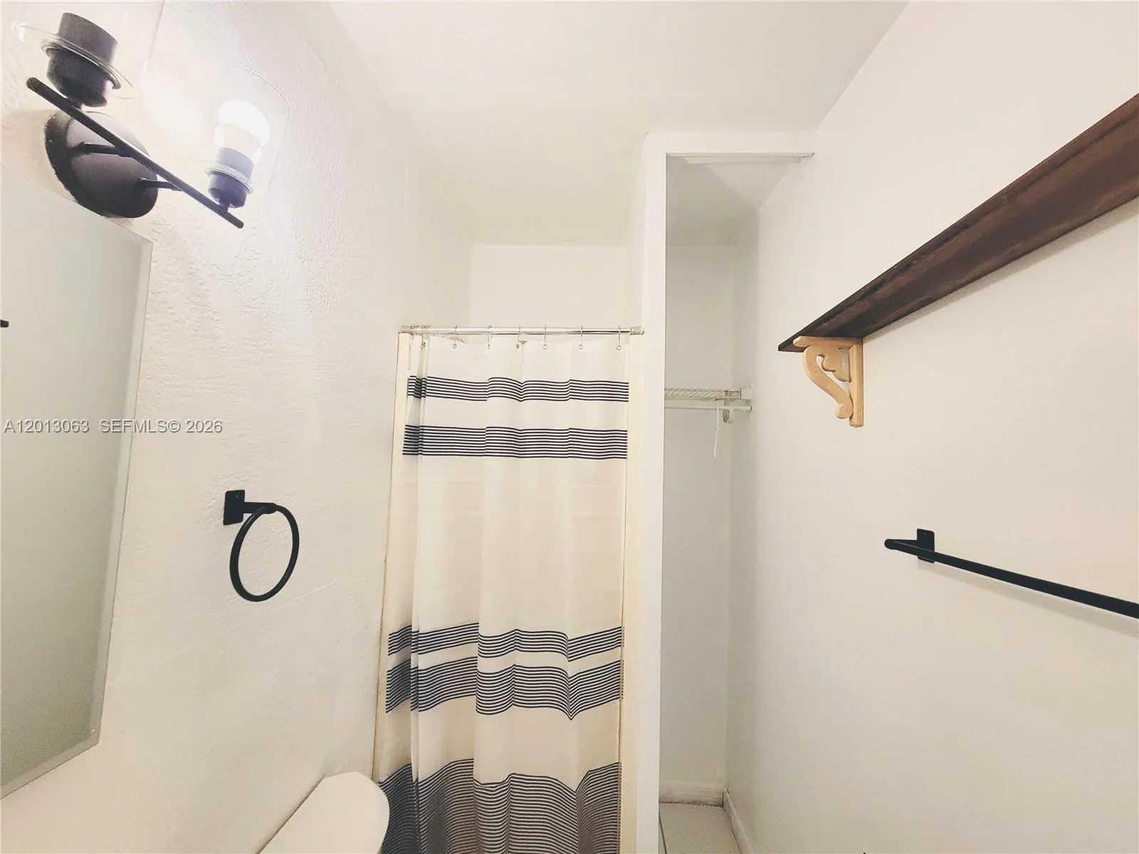 6730 Charleston St B-2, Hollywood, Florida 33024, Hollywood, Florida 33024, ,1 BathroomBathrooms,Residential Lease,For Rent,6730 Charleston St B-2, Hollywood, Florida 33024,A12013063