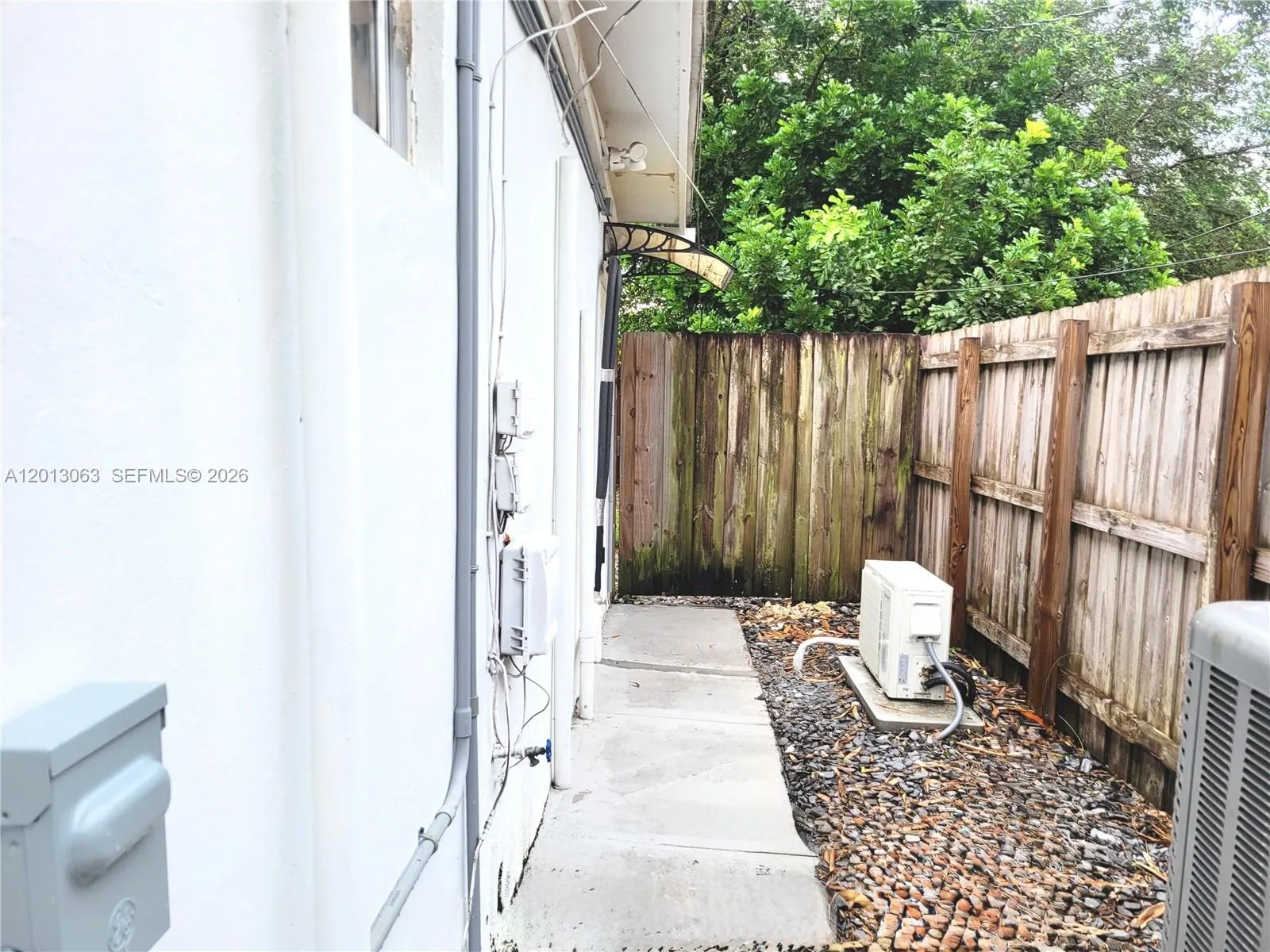 6730 Charleston St B-2, Hollywood, Florida 33024, Hollywood, Florida 33024, ,1 BathroomBathrooms,Residential Lease,For Rent,6730 Charleston St B-2, Hollywood, Florida 33024,A12013063