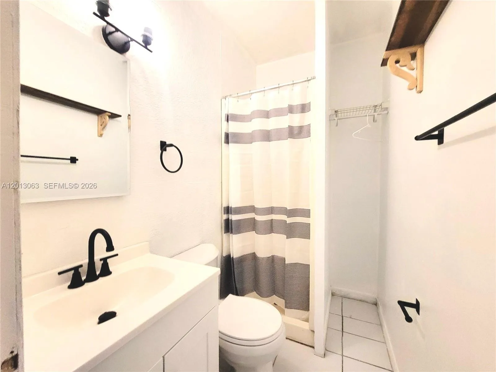 6730 Charleston St B-2, Hollywood, Florida 33024, Hollywood, Florida 33024, ,1 BathroomBathrooms,Residential Lease,For Rent,6730 Charleston St B-2, Hollywood, Florida 33024,A12013063