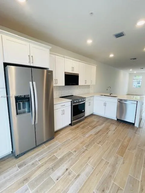 172 Sw 171st Ln, Pembroke Pines, Florida 33027, Pembroke Pines, Florida 33027, 4 Bedrooms Bedrooms, ,3 BathroomsBathrooms,Residential Lease,For Rent,172 Sw 171st Ln, Pembroke Pines, Florida 33027,A12013113