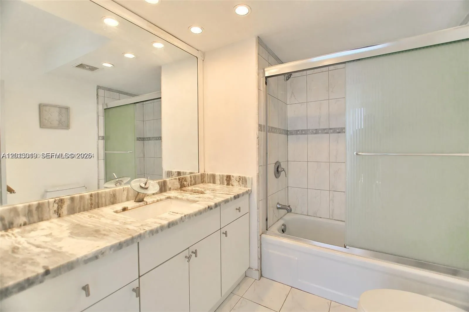 2715 N Ocean Blvd 2e, Fort Lauderdale, Florida 333, Fort Lauderdale, Florida 33308, 2 Bedrooms Bedrooms, ,2 BathroomsBathrooms,Residential,For Sale,2715 N Ocean Blvd 2e, Fort Lauderdale, Florida 333,A12013019