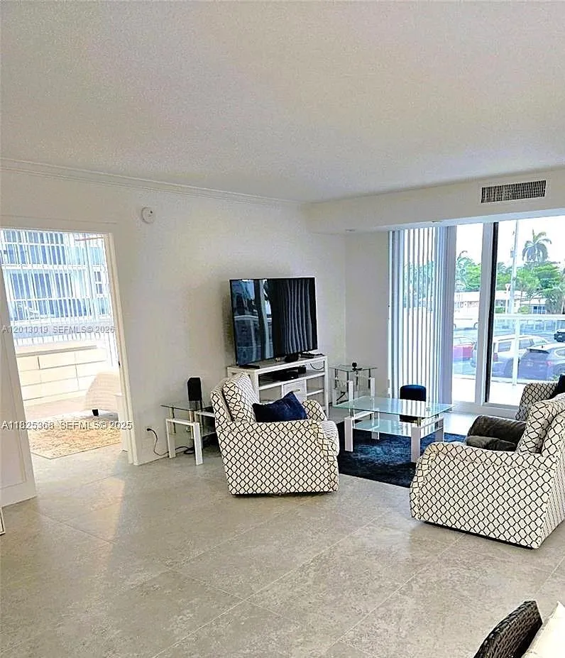 2715 N Ocean Blvd 2e, Fort Lauderdale, Florida 333, Fort Lauderdale, Florida 33308, 2 Bedrooms Bedrooms, ,2 BathroomsBathrooms,Residential,For Sale,2715 N Ocean Blvd 2e, Fort Lauderdale, Florida 333,A12013019