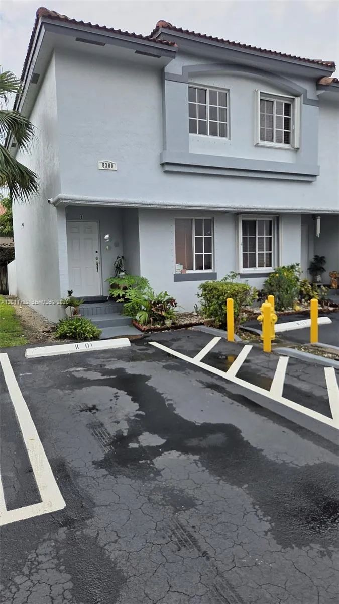 8300 Nw 10th St, Miami, Florida 33126, Miami, Florida 33126, 2 Bedrooms Bedrooms, ,2 BathroomsBathrooms,Residential,For Sale,8300 Nw 10th St, Miami, Florida 33126,A12011732