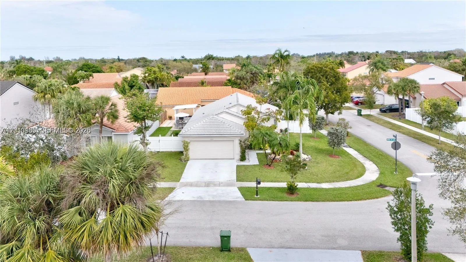 17851 Nw 19th St 17851, Pembroke Pines, Florida 33, Pembroke Pines, Florida 33029, 3 Bedrooms Bedrooms, ,2 BathroomsBathrooms,Residential Lease,For Rent,17851 Nw 19th St 17851, Pembroke Pines, Florida 33,A12013185