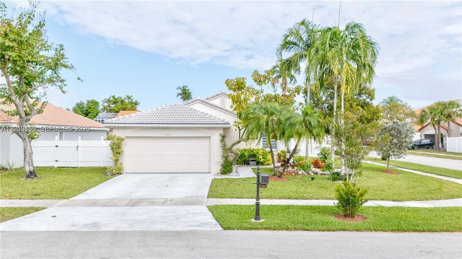 17851 Nw 19th St 17851, Pembroke Pines, Florida 33, Pembroke Pines, Florida 33029, 3 Bedrooms Bedrooms, ,2 BathroomsBathrooms,Residential Lease,For Rent,17851 Nw 19th St 17851, Pembroke Pines, Florida 33,A12013185