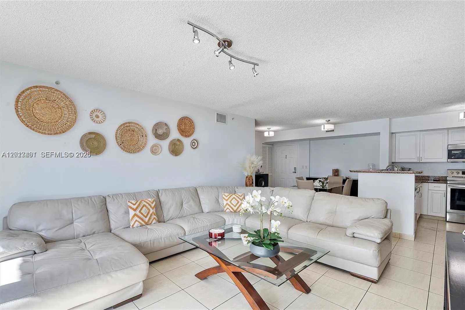 1155 Brickell Bay Dr 603, Miami, Florida 33131, Miami, Florida 33131, 2 Bedrooms Bedrooms, ,2 BathroomsBathrooms,Residential Lease,For Rent,1155 Brickell Bay Dr 603, Miami, Florida 33131,A12013461 1155 Brickell Bay Dr 603, Miami, Florida 33131, Miami, Florida 33131, 2 Bedrooms Bedrooms, ,2 BathroomsBathrooms,Residential Lease,For Rent,1155 Brickell Bay Dr 603, Miami, Florida 33131,A12013461
