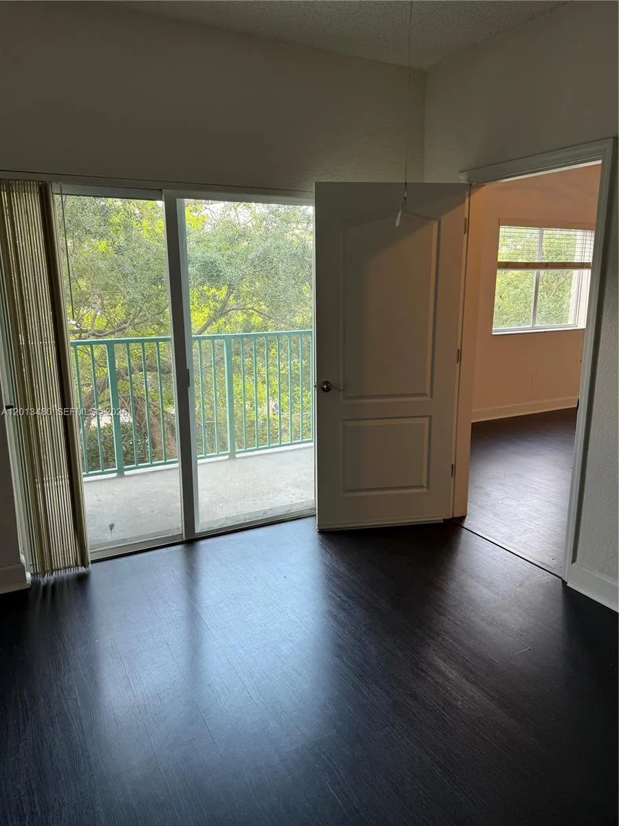 6001 Sw 70th St 339, South Miami, Florida 33143, South Miami, Florida 33143, 2 Bedrooms Bedrooms, ,2 BathroomsBathrooms,Residential,For Sale,6001 Sw 70th St 339, South Miami, Florida 33143,A12013480