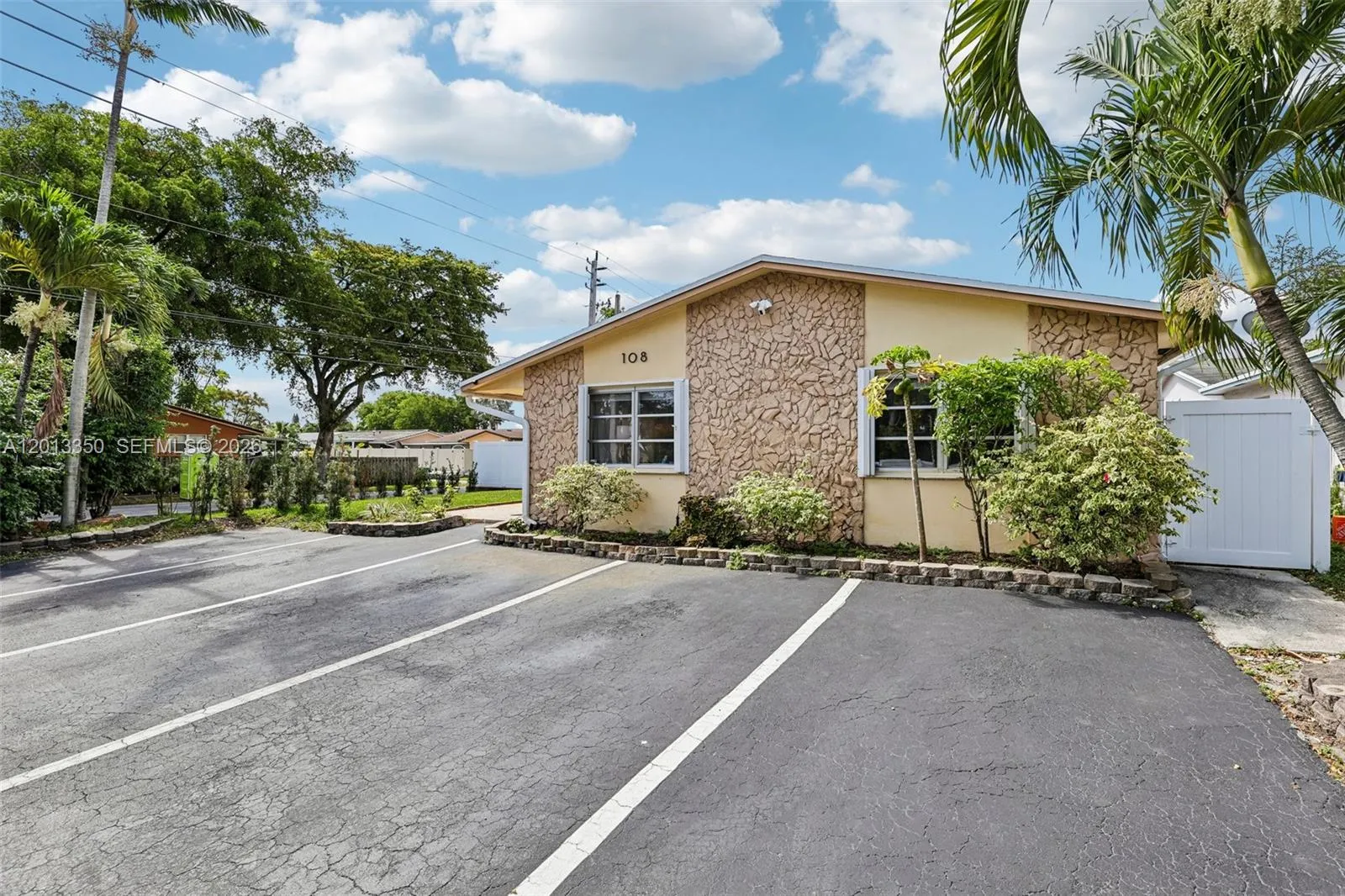 108 Se 4th Ter, Dania Beach, Florida 33004, Dania Beach, Florida 33004, ,Residential Income,For Sale,108 Se 4th Ter, Dania Beach, Florida 33004,A12013350