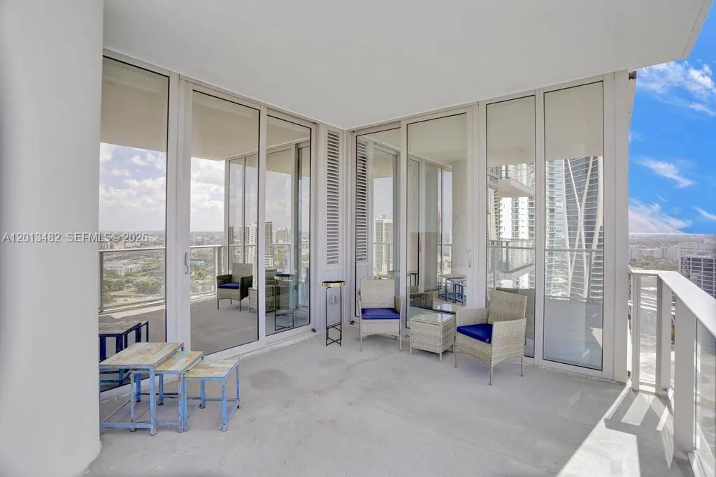 851 Ne 1st Ave 2900, Miami, Florida 33132, Miami, Florida 33132, 1 Bedroom Bedrooms, ,2 BathroomsBathrooms,Residential Lease,For Rent,851 Ne 1st Ave 2900, Miami, Florida 33132,A12013482