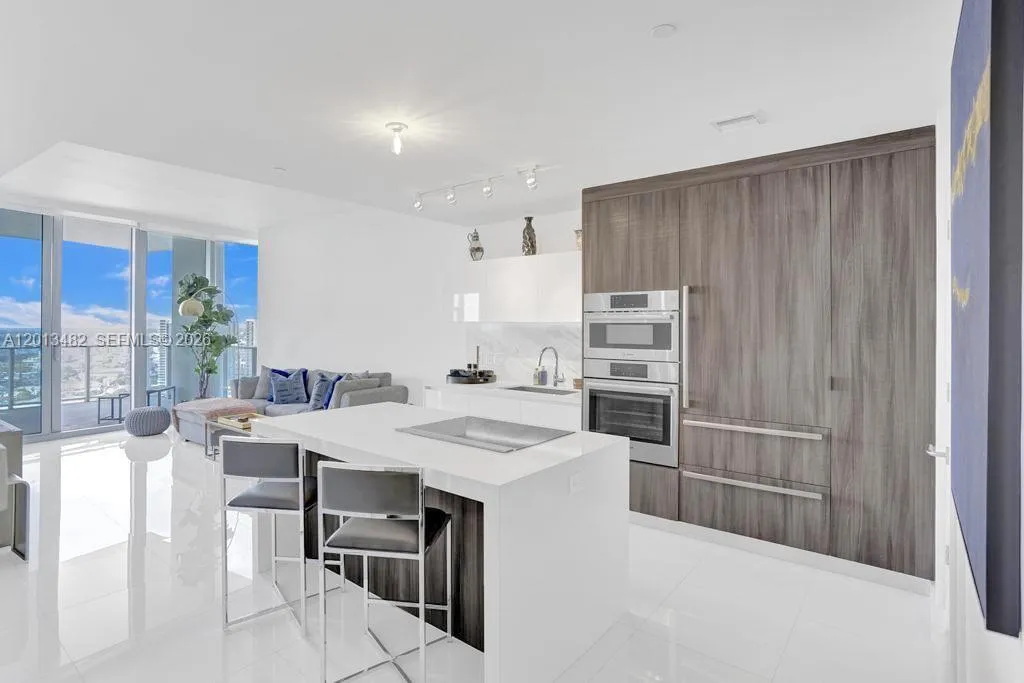 851 Ne 1st Ave 2900, Miami, Florida 33132, Miami, Florida 33132, 1 Bedroom Bedrooms, ,2 BathroomsBathrooms,Residential Lease,For Rent,851 Ne 1st Ave 2900, Miami, Florida 33132,A12013482