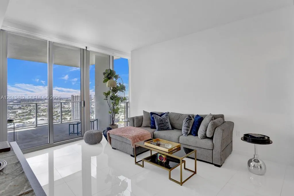 851 Ne 1st Ave 2900, Miami, Florida 33132, Miami, Florida 33132, 1 Bedroom Bedrooms, ,2 BathroomsBathrooms,Residential Lease,For Rent,851 Ne 1st Ave 2900, Miami, Florida 33132,A12013482