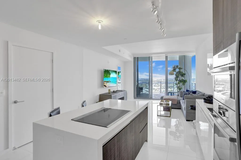 851 Ne 1st Ave 2900, Miami, Florida 33132, Miami, Florida 33132, 1 Bedroom Bedrooms, ,2 BathroomsBathrooms,Residential Lease,For Rent,851 Ne 1st Ave 2900, Miami, Florida 33132,A12013482