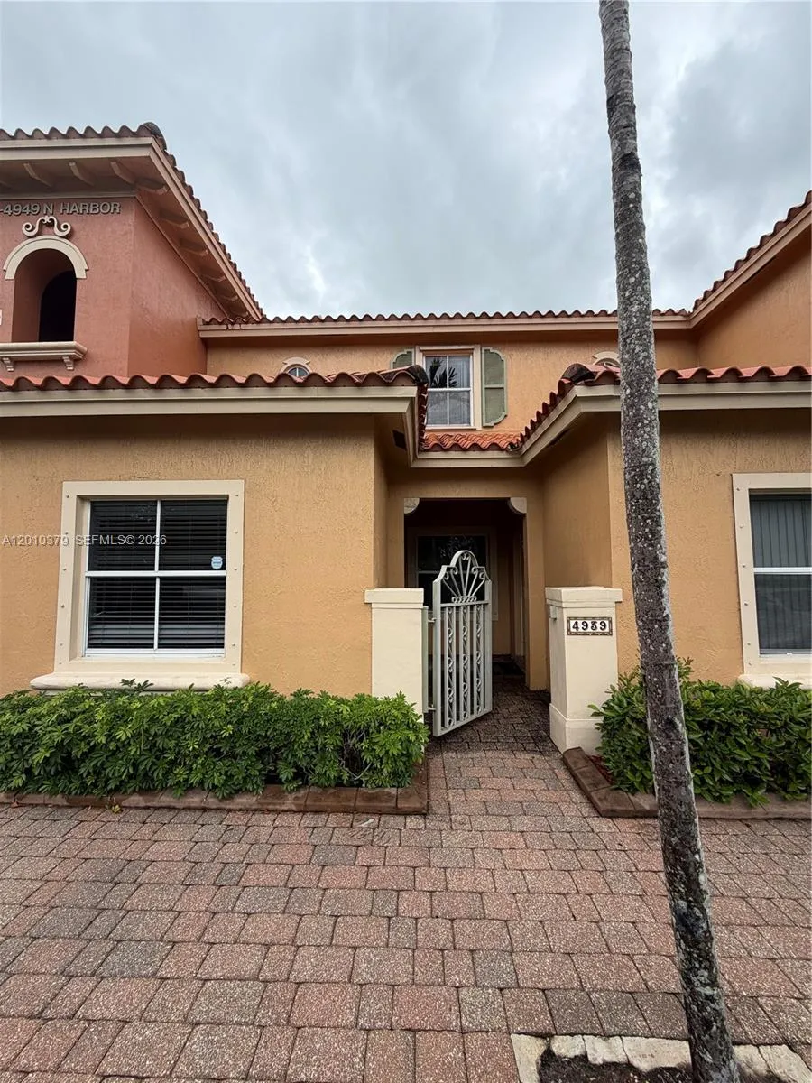 4939 N Harbor Isles Dr 106, Dania Beach, Florida 3, Dania Beach, Florida 33312, 3 Bedrooms Bedrooms, ,3 BathroomsBathrooms,Residential Lease,For Rent,4939 N Harbor Isles Dr 106, Dania Beach, Florida 3,A12010379