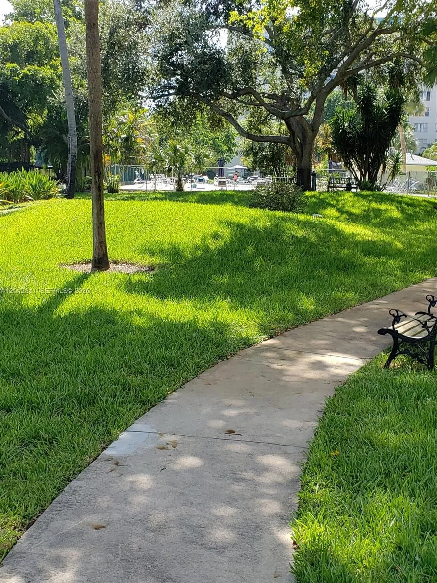 Hollywood, Florida 33021, 2 Bedrooms Bedrooms, ,2 BathroomsBathrooms,Residential Lease,For Rent,A12012811