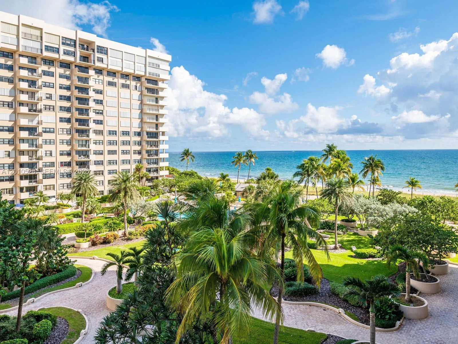 5000 N Ocean Blvd 506, Lauderdale By The Sea, Flor, Lauderdale By The Sea, Florida 33308, 1 Bedroom Bedrooms, ,1 BathroomBathrooms,Residential Lease,For Rent,5000 N Ocean Blvd 506, Lauderdale By The Sea, Flor,A12010520