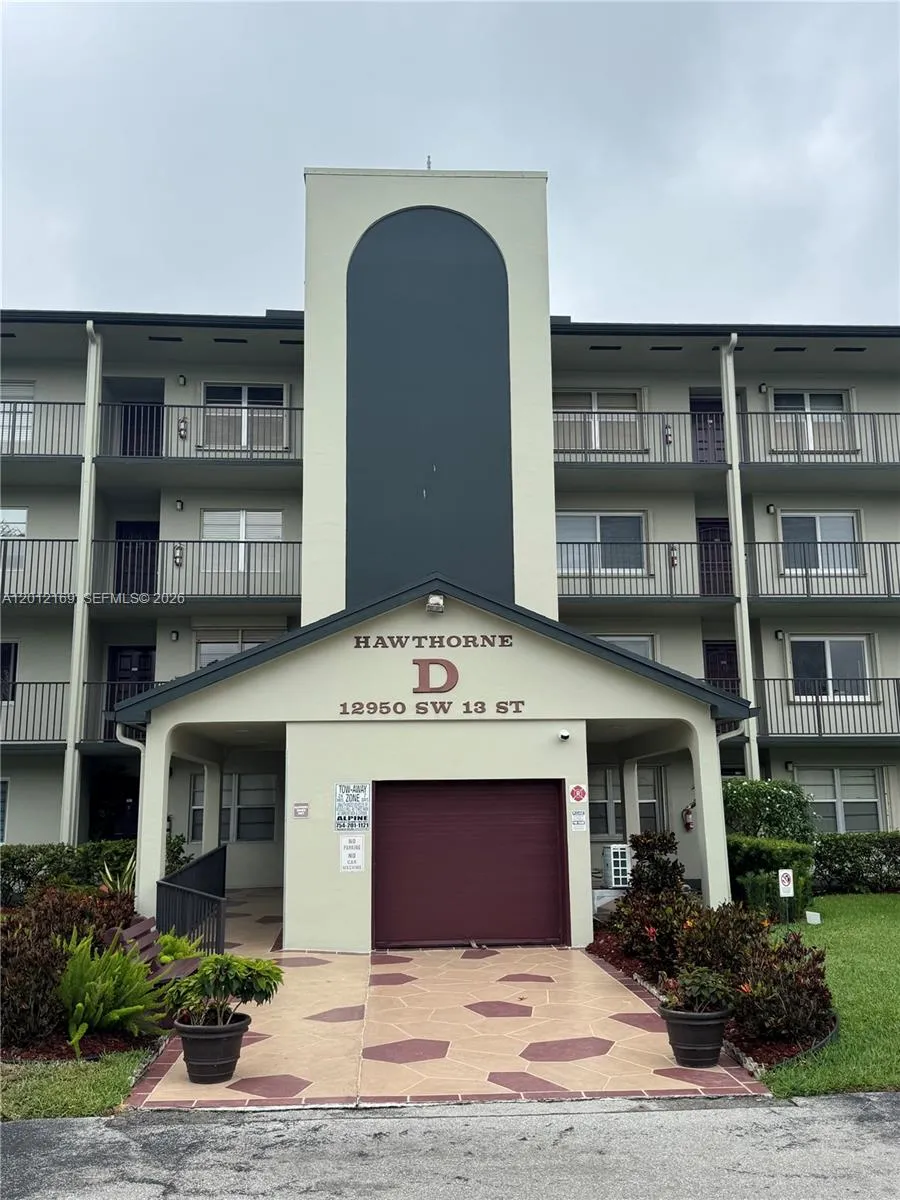 12950 Sw 13th St 412d, Pembroke Pines, Florida 330, Pembroke Pines, Florida 33027, 2 Bedrooms Bedrooms, ,2 BathroomsBathrooms,Residential,For Sale,12950 Sw 13th St 412d, Pembroke Pines, Florida 330,A12012169
