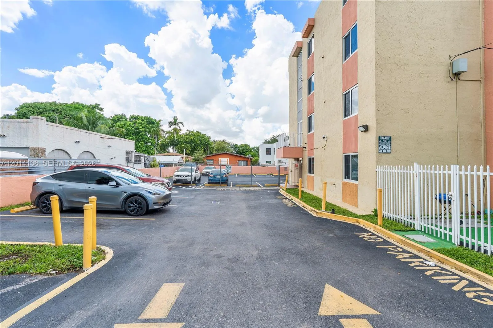 2400 Nw 16th St Rd, Miami, Florida 33125, Miami, Florida 33125, ,Residential Income,For Sale,2400 Nw 16th St Rd, Miami, Florida 33125,A12014138