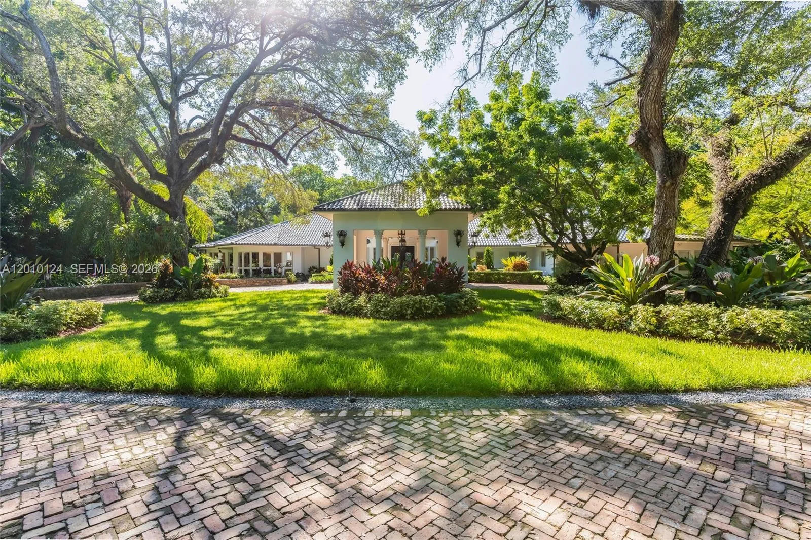 9400 Old Cutler Rd, Coral Gables, Florida 33156, Coral Gables, Florida 33156, 6 Bedrooms Bedrooms, ,6 BathroomsBathrooms,Residential,For Sale,9400 Old Cutler Rd, Coral Gables, Florida 33156,A12010124