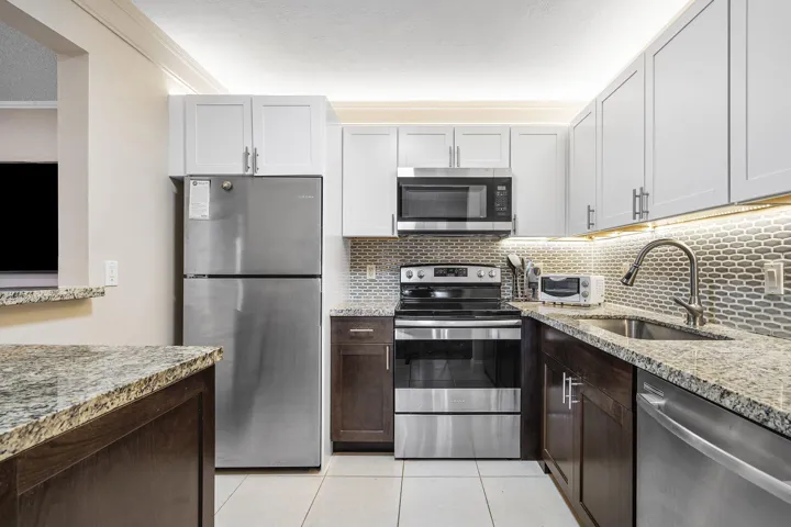 011-142BrittanyTerrace-C-DelrayBeach-FL-