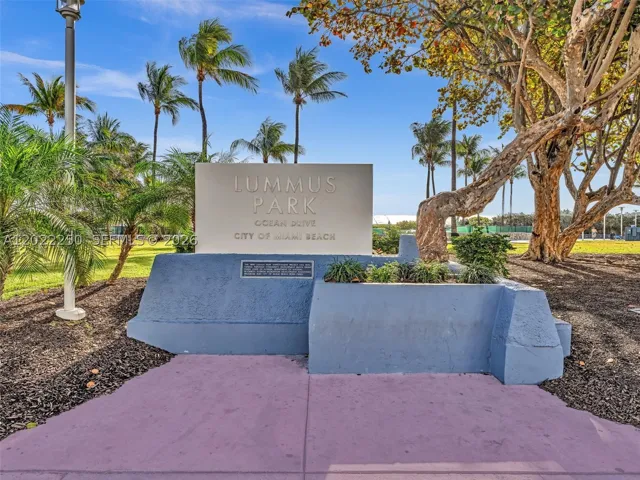 Perfect Location, in the heart of Sobe, across from the Beach and Lummus Park