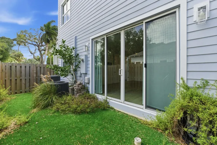 915 W Las Olas Blvd_033