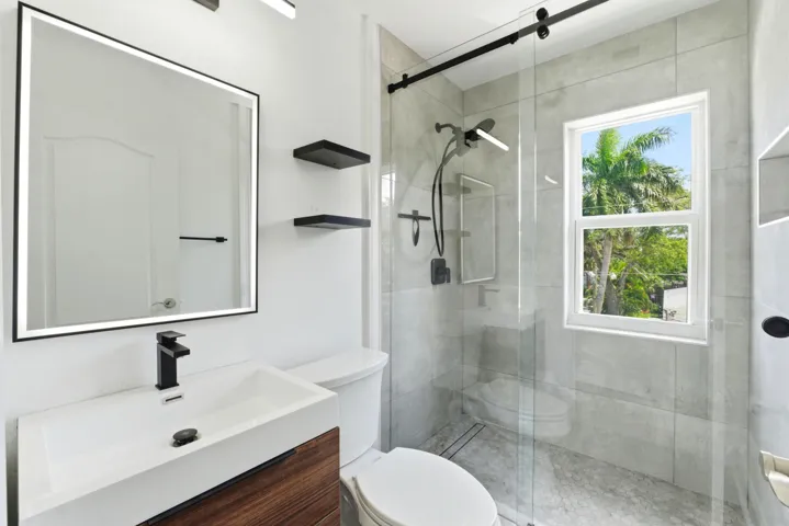 915 W Las Olas Blvd_003