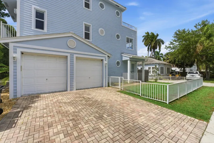 915 W Las Olas Blvd_038