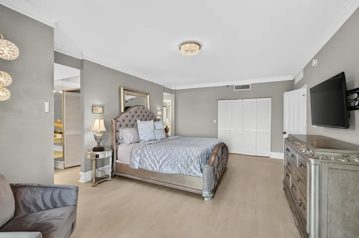 Spacious Primary Suite