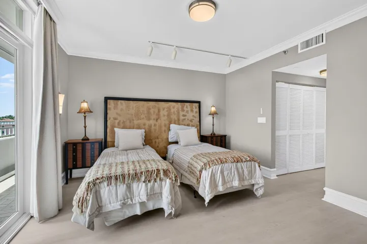 Twins in 2nd Bedroom