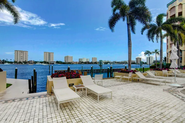 Lovely Lake Boca
