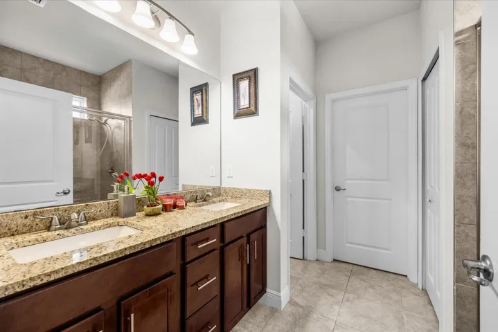 10850Masterbathroom