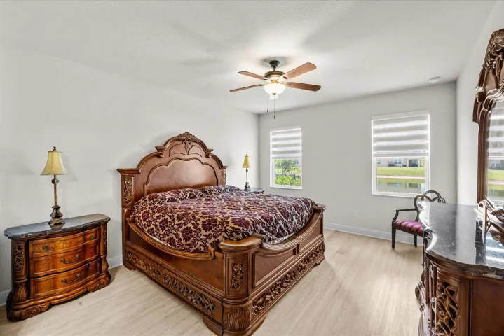10850Masterbedroom