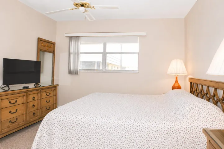 bedroom 1b
